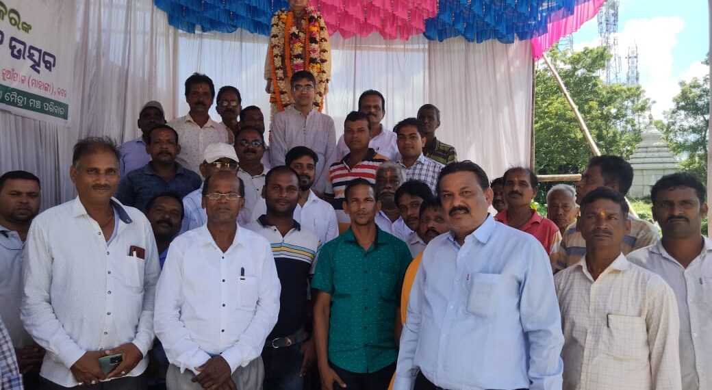 ମାହାଙ୍ଗାରେ ଶରତ କର ଙ୍କ ପୂର୍ଣ୍ଣାବୟବ ପ୍ରତିମୂର୍ତ୍ତି ଉନ୍ମୋଚିତ