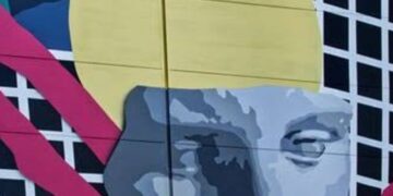 ହାଣ୍ଡିଏ ଦୁଧରେ ଟୋପାଏ ମଦ