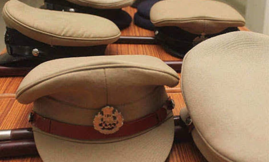 ମଳିନ ହେଉଛି ଖାକିର ଛବି!