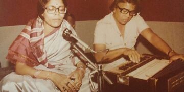 ବରଷାରେ ପ୍ରୀତି କଲି କଳା ମେଘ ସାଥିରେ….