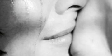 ମାଆ ଗାଏ ଯେବେ ନୀରବ ରାତିରେ