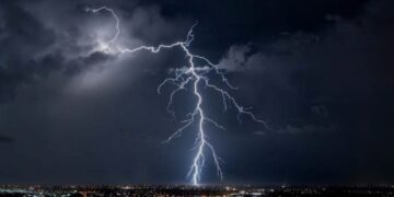 ଆଷାଢ଼ର ଏଇ ବରଷା ରାତିରେ