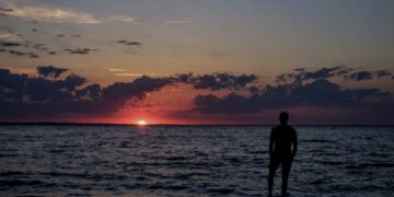 ସାମ୍ନାରେ ସୂର୍ଯ୍ୟୋଦୟ