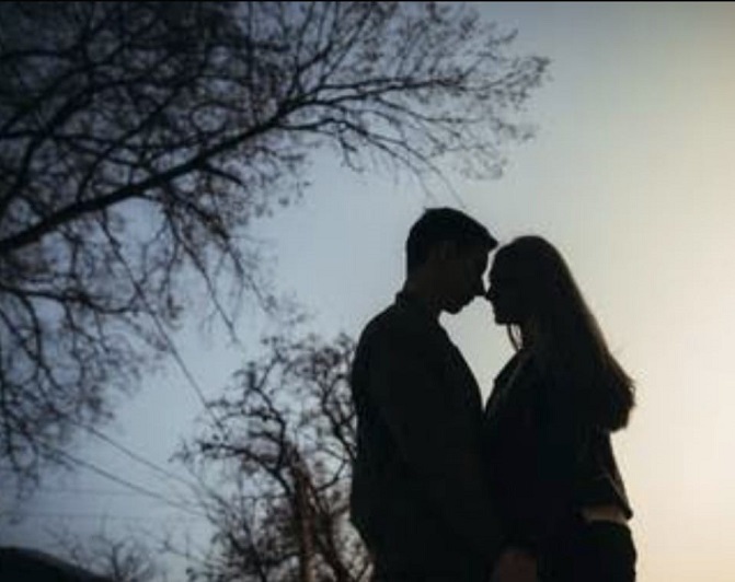 ସେ ଏବଂ ଏ…।