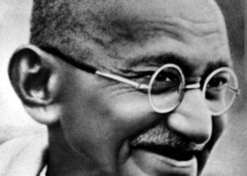 ବିସ୍ମୟ ପୁରୁଷ, “ବାପୁ”